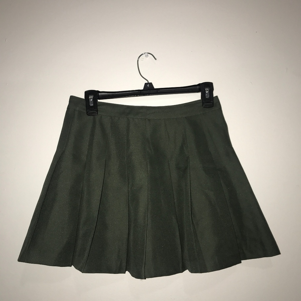 Cute & fun green skirt